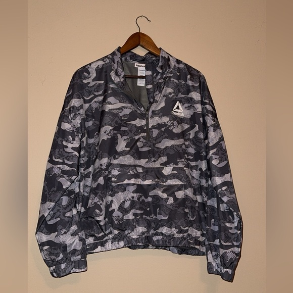 Reebok Tops - Reebok gray camo cropped quarter zip wind jacket